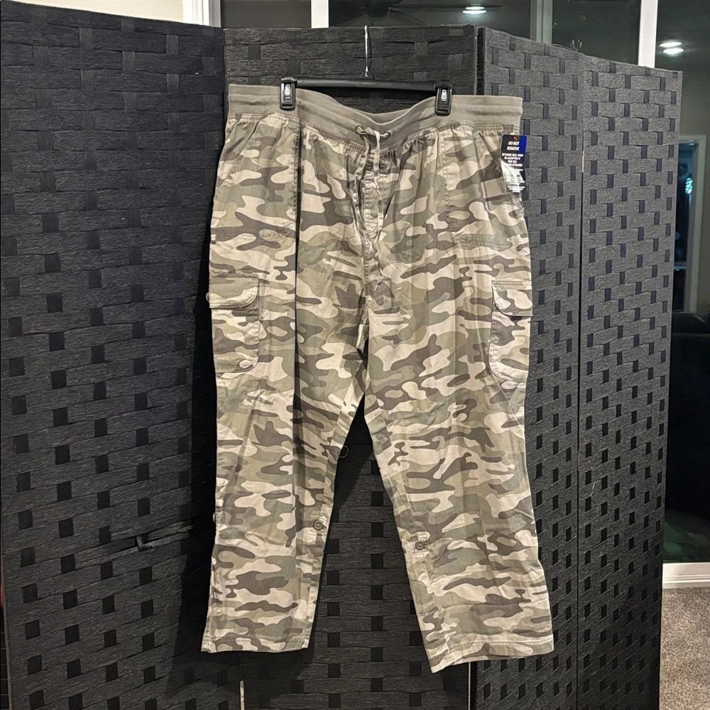Woman Within Camouflage Pants - Picture 1 of 4